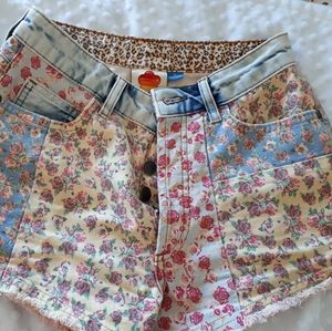 Anthropologie floral Farm Rio shorts, sz 25